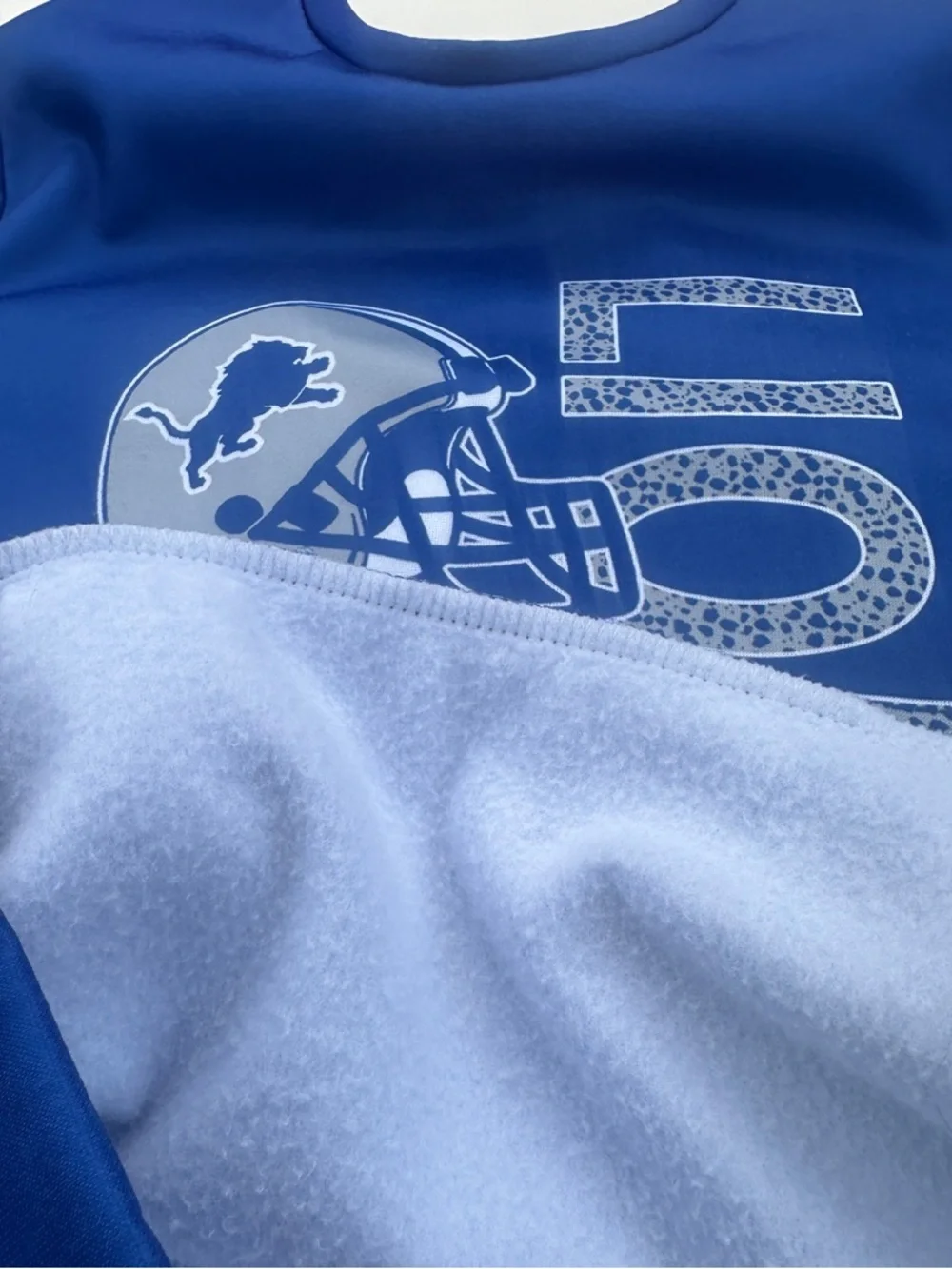 Detroit Lions sweatshirt EUC blue sheen white fleece interior women's medium